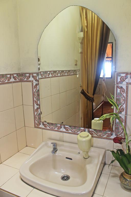 Guru Ratna Apartment Munduk  Ruang foto