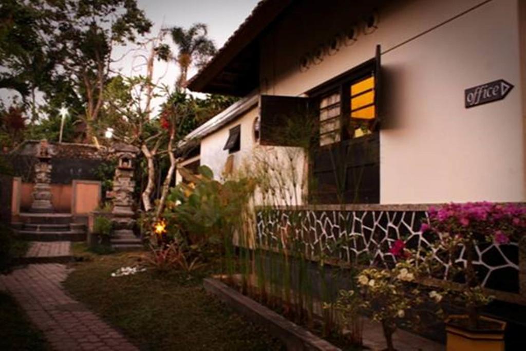 Guru Ratna Apartment Munduk  Ruang foto