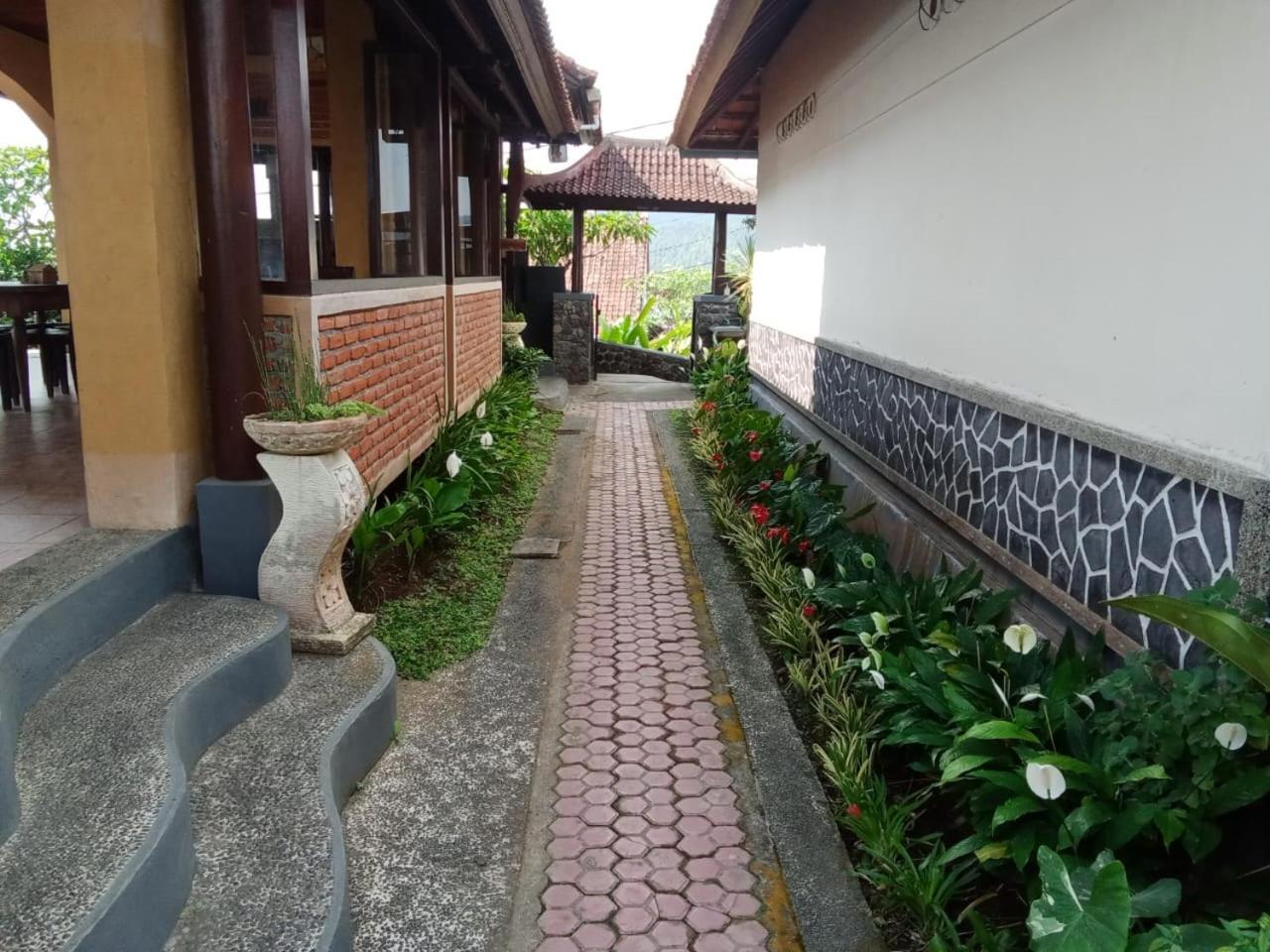 Guru Ratna Apartment Munduk  Bagian luar foto