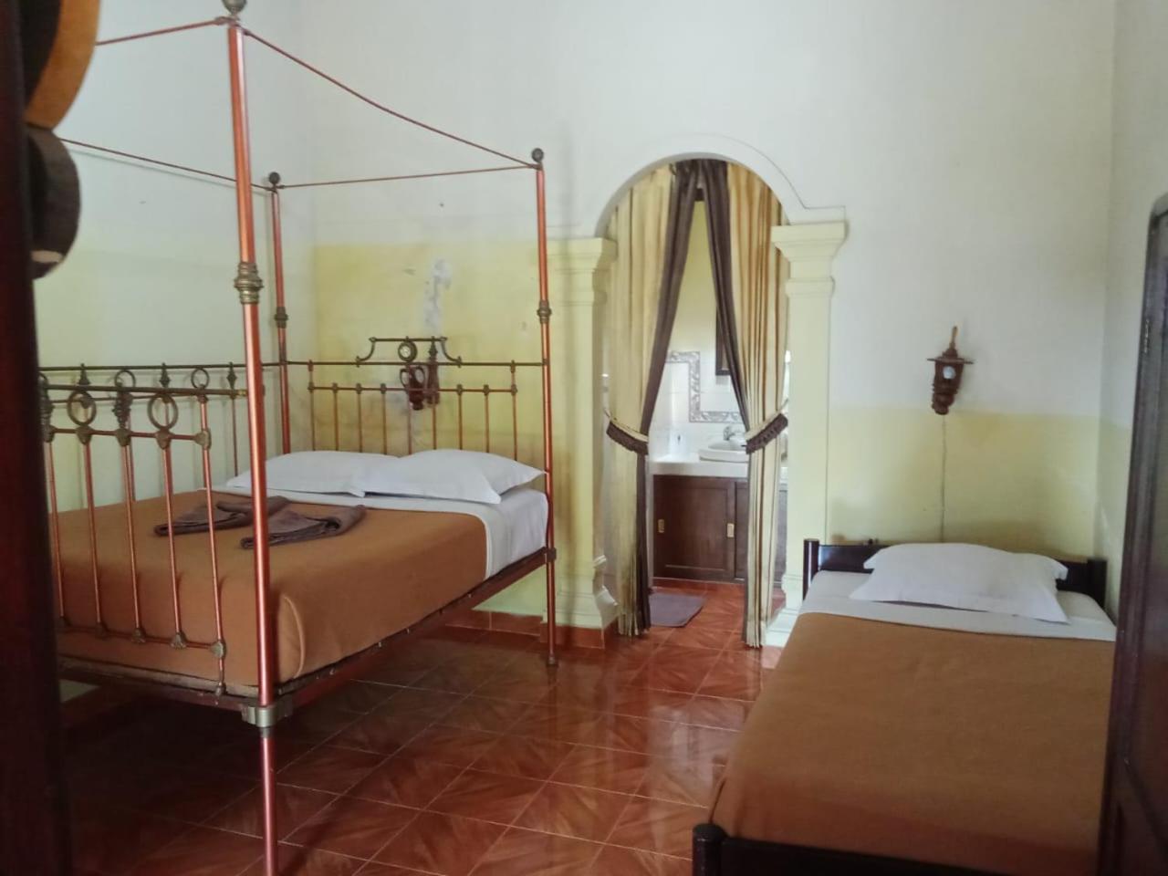 Guru Ratna Apartment Munduk  Bagian luar foto